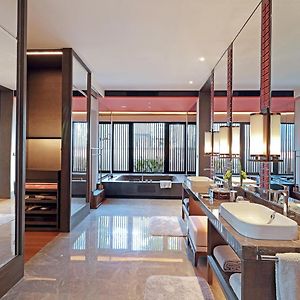 1-Bedroom Pool Villa Comlimentary round trip transfer service from Sanya Airport mini bar